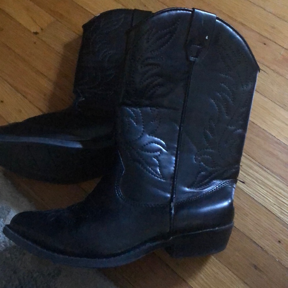 Kids size 1 black cowboy boot